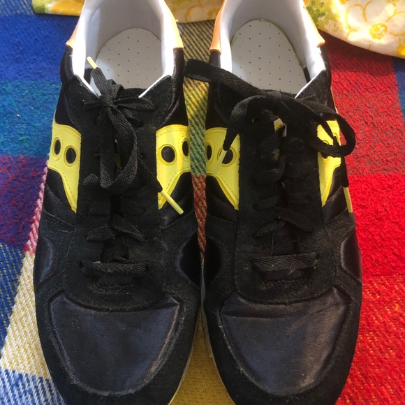 ✨Excellent Condition✨ Saucony Shadow Women’s Sneakers - W12/M9 - Picture 3 of 9